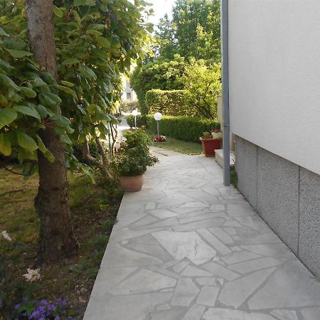 Apartment Cherry Каштела Экстерьер фото