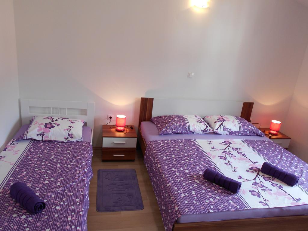 Apartment Cherry Каштела Экстерьер фото