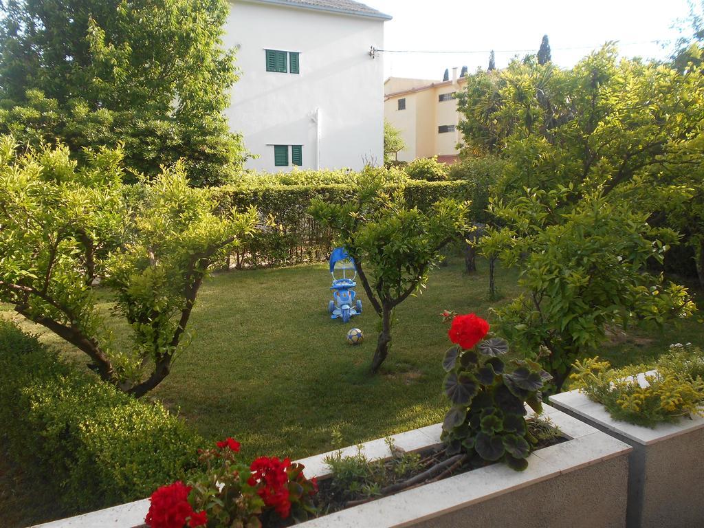 Apartment Cherry Каштела Экстерьер фото