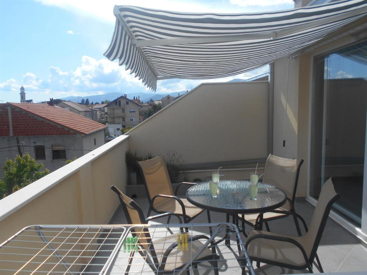 Apartment Cherry Каштела Экстерьер фото